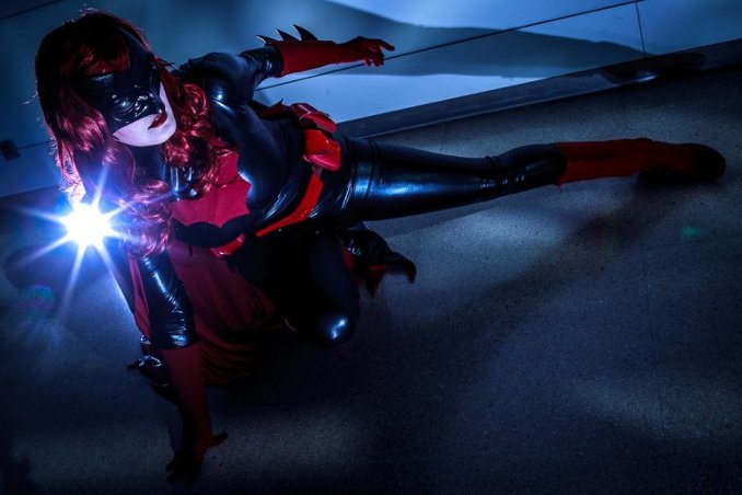 batwoman cosplay y-o-s-s-i